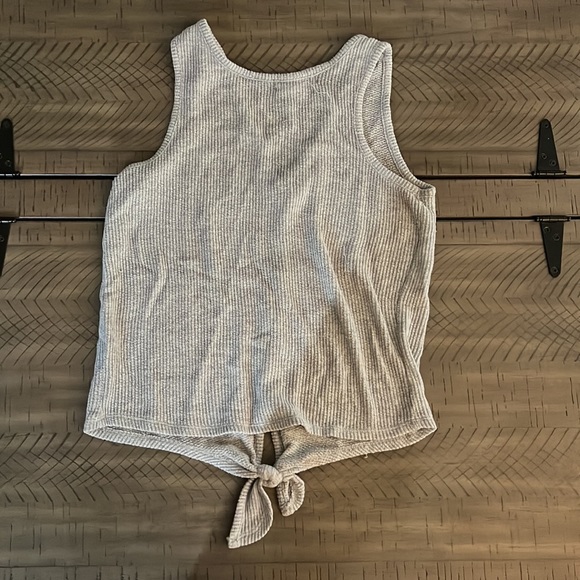 short tee - Picture 2 of 2